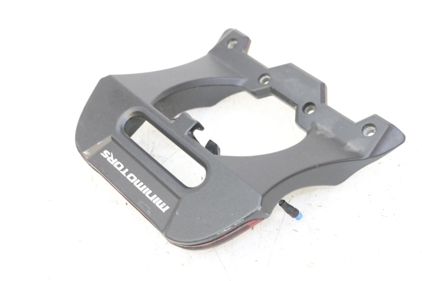 photo de REAR LIGHT DUALTRON VICTOR LIMITED 1