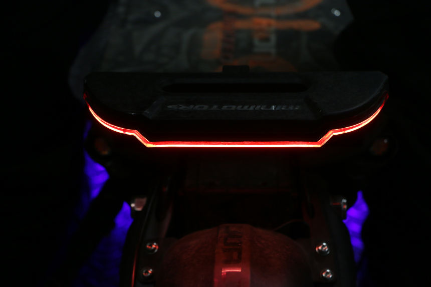 photo de REAR LIGHT DUALTRON VICTOR LIMITED 1