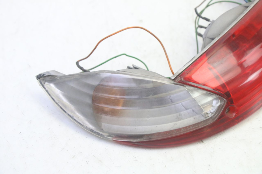 photo de TAIL LIGHT PEUGEOT VIVACITY 100 (1999 - 2008) - Zoom on usage condition