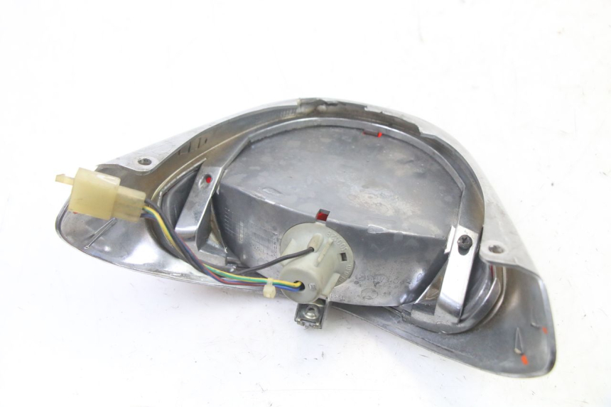 photo de TAIL LIGHT YAMAHA WHY 50 (1998 - 2000)