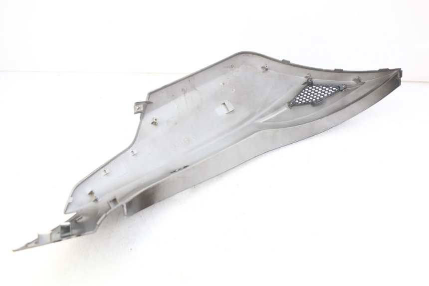 photo de RIGHT REAR SIDE PANEL KYMCO AGILITY 16+ 4T 50 (2018 - 2023)