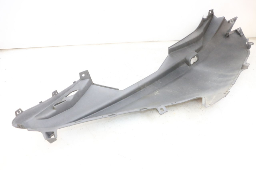 photo de REAR RIGHT PANEL SUZUKI BURGMAN 650 (2013 - 2020)