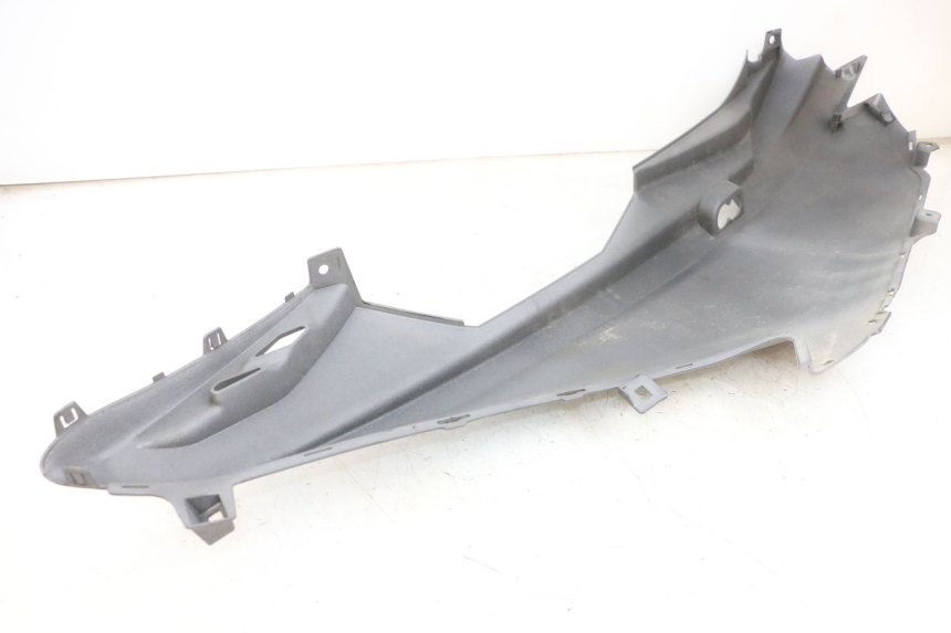 photo de REAR RIGHT PANEL SUZUKI BURGMAN 650 (2013 - 2020)