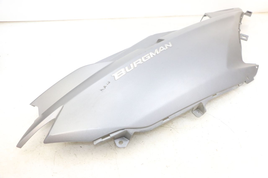 photo de REAR RIGHT PANEL SUZUKI BURGMAN 650 (2013 - 2020)