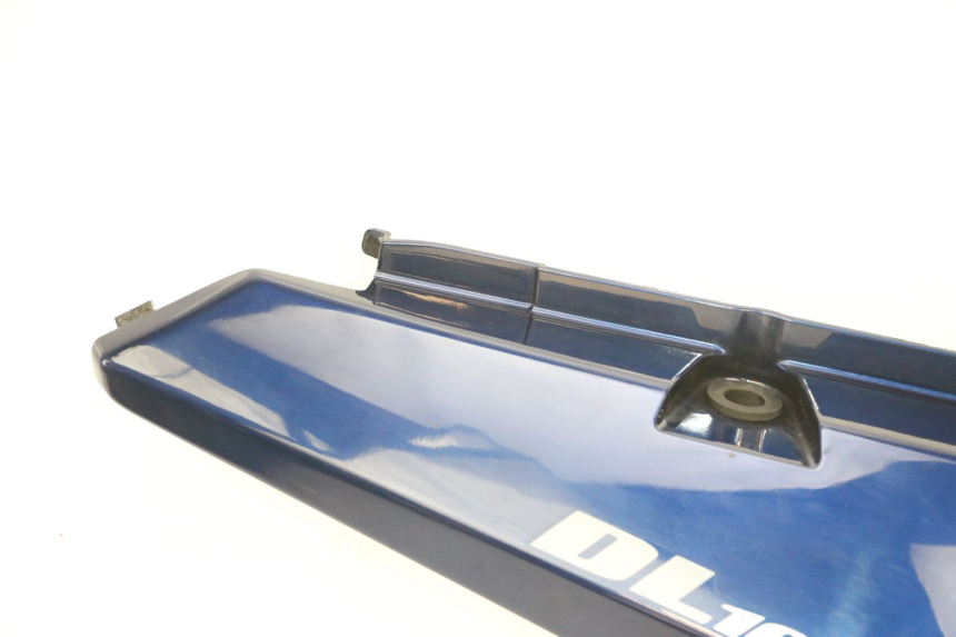 photo de REAR RIGHT PANEL SUZUKI DL V STROM 1000 (2002 - 2007) - Distinctive features