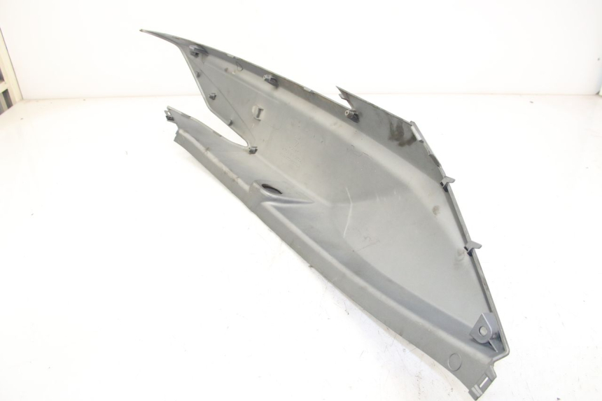 photo de RIGHT REAR SIDE PANEL KYMCO DOWNTOWN ABS 125 (2015 - 2017)