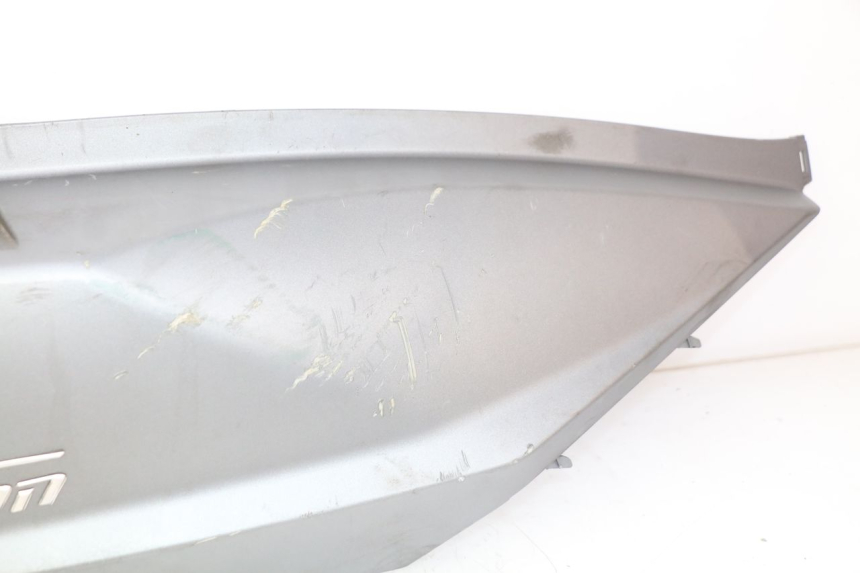 photo de RIGHT REAR SIDE PANEL KYMCO DOWNTOWN ABS 125 (2015 - 2017)