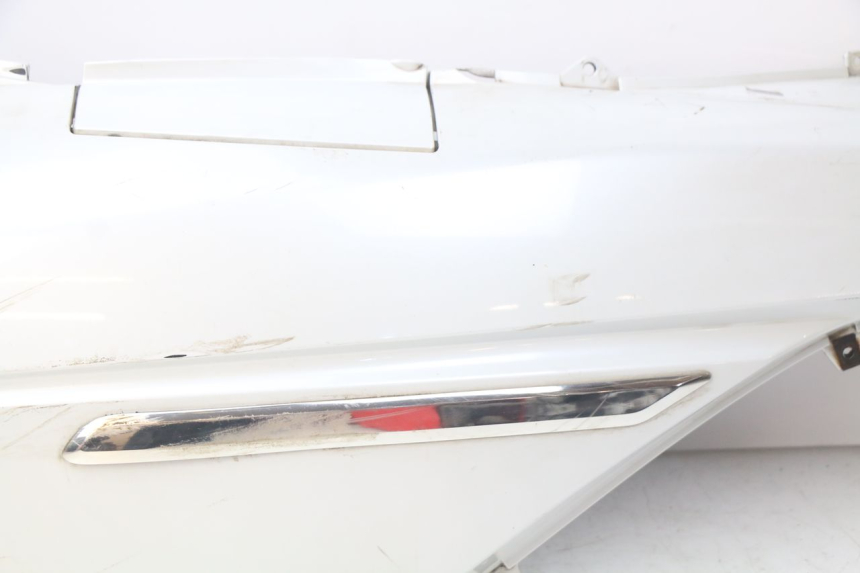 photo de RIGHT REAR SIDE PANEL HONDA FES S-WING SWING ABS 125 (2007 - 2015)