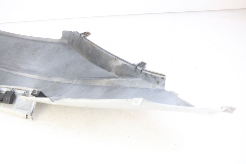 photo de RIGHT REAR SIDE PANEL HONDA FES S-WING SWING ABS 125 (2007 - 2015)