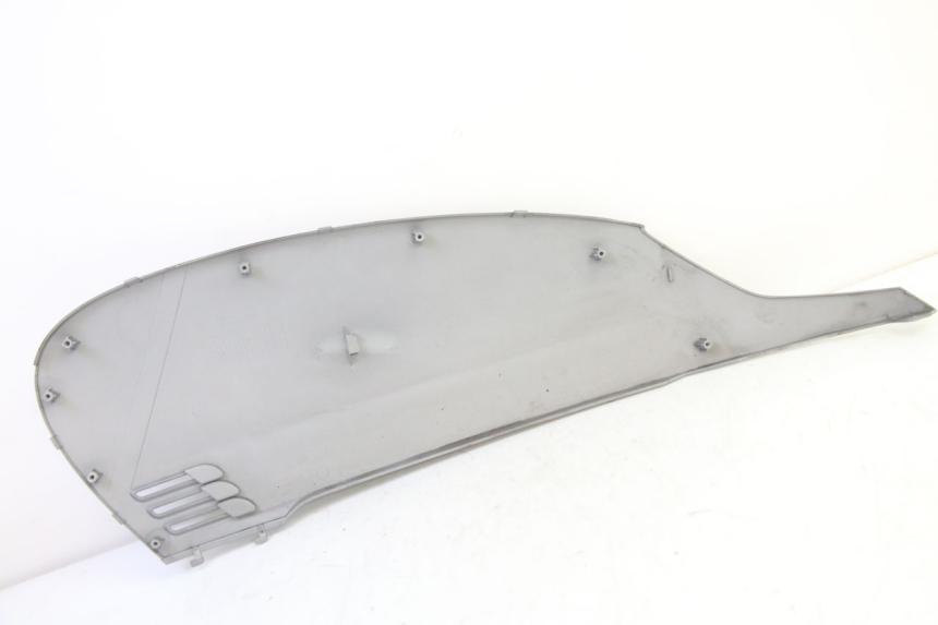 photo de RIGHT REAR SIDE PANEL SYM FIDDLE 3 III 125 (2014 - 2020) - Technical close-up