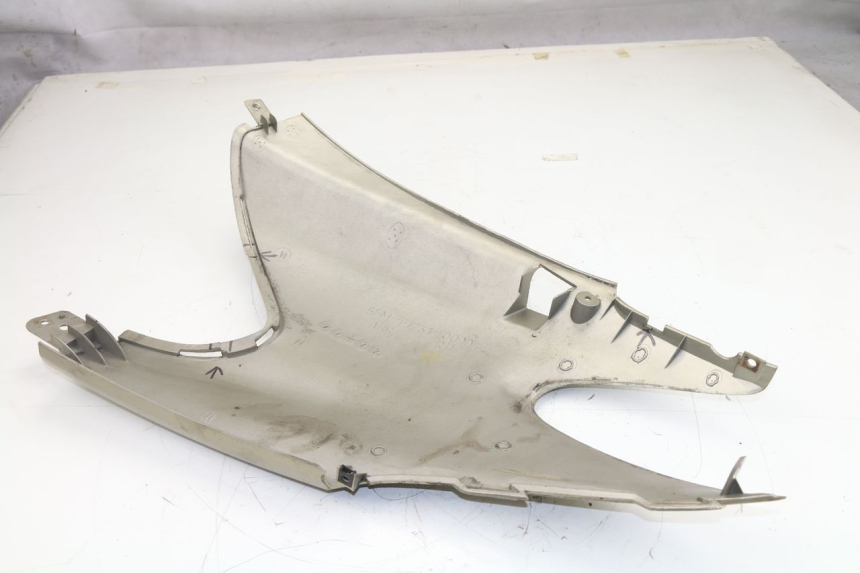photo de REAR RIGHT PANEL MBK FLAME 125 (2000 - 2004)