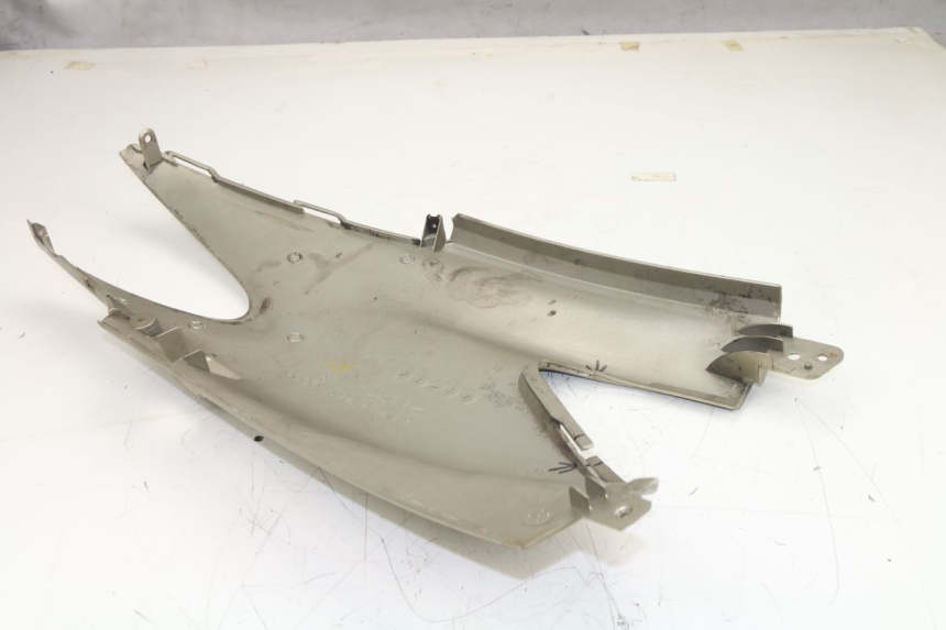 photo de REAR RIGHT PANEL MBK FLAME 125 (2000 - 2004)