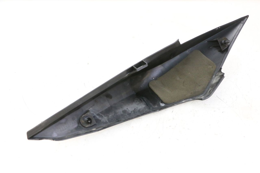 photo de REAR RIGHT PANEL YAMAHA FZ6 FAZER S2 600 (2007 - 2011)