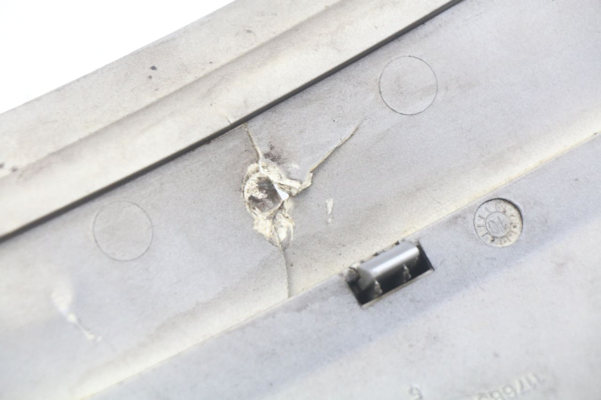 photo de RIGHT REAR SIDE PANEL PEUGEOT GEOPOLIS 400 (2007 - 2013)