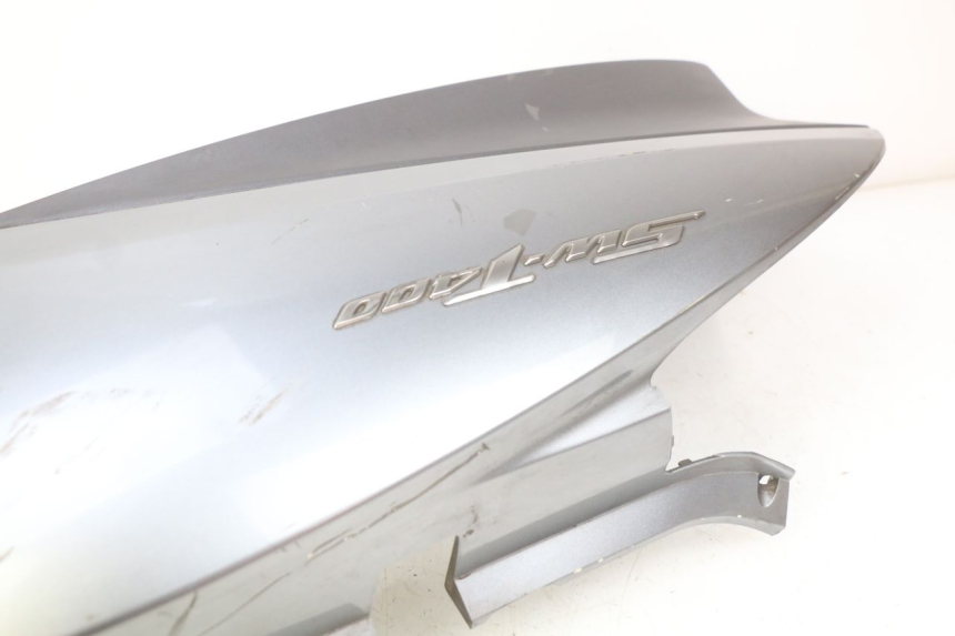 photo de RIGHT REAR SIDE PANEL HONDA FJS SILVERWING SILVER WING 400 (2009 - 2016)