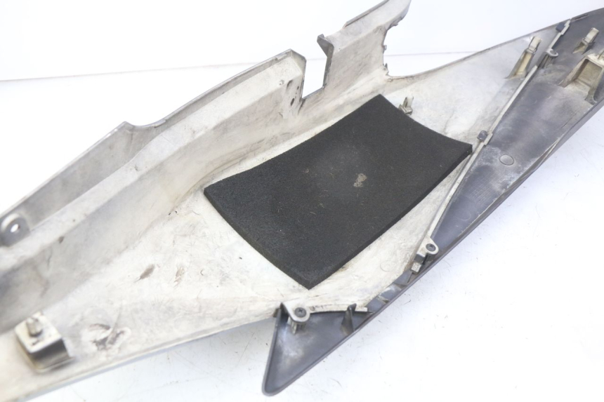 photo de RIGHT REAR SIDE PANEL HONDA FJS SILVERWING SILVER WING 400 (2009 - 2016)