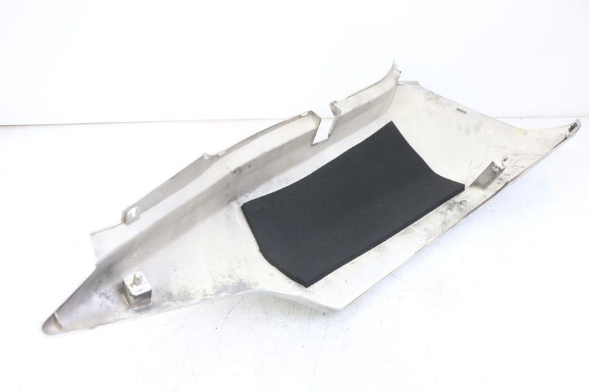 photo de REAR RIGHT PANEL HONDA FJS SILVERWING SILVER WING 600 (2001 - 2010)