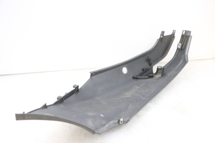 photo de REAR RIGHT PANEL PIAGGIO MP3 500 (2016 - 2018) - Alternative perspective