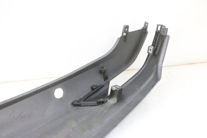 photo de REAR RIGHT PANEL PIAGGIO MP3 500 (2016 - 2018) - Technical close-up