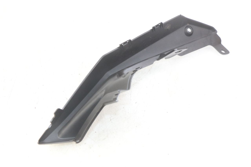 photo de RIGHT REAR SIDE PANEL YAMAHA MT ABS 125 (2014 - 2018) - Technical close-up