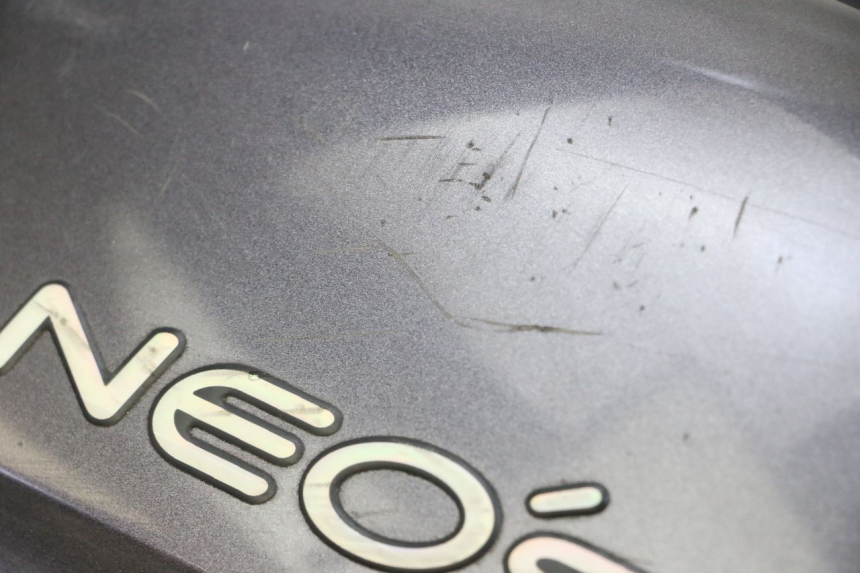 photo de REAR RIGHT PANEL YAMAHA NEO'S NEOS 2T 50 (1998 - 2007) - Fixing points details