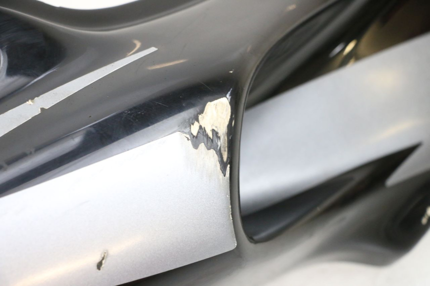 photo de REAR RIGHT PANEL HONDA NSR R 125 (1994 - 2003) - Distinctive features