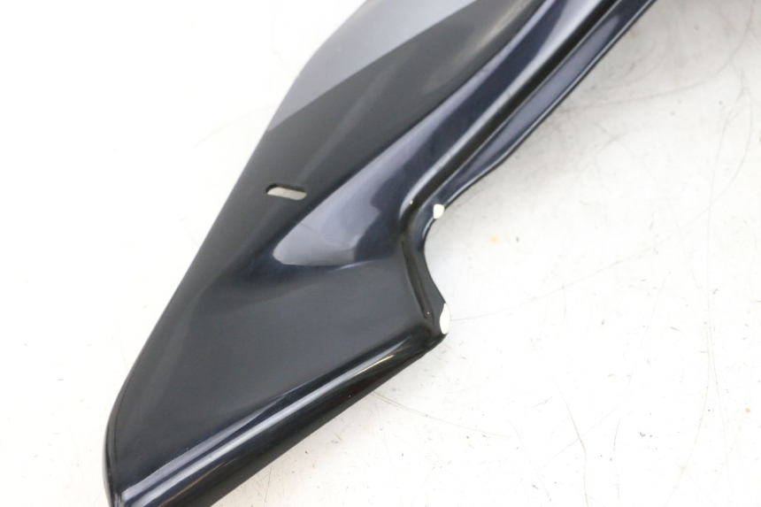 photo de REAR RIGHT PANEL HONDA NSR R 125 (1994 - 2003) - Surface and material condition