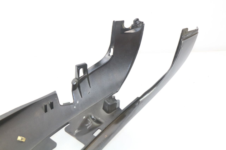 photo de REAR RIGHT PANEL PIAGGIO BEVERLY 125 (1998 - 2005)