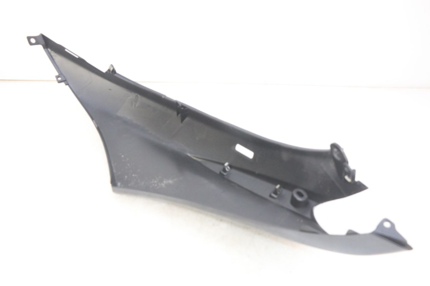photo de RIGHT REAR SIDE PANEL PIAGGIO FLY 4T 50 (2013 - 2017)