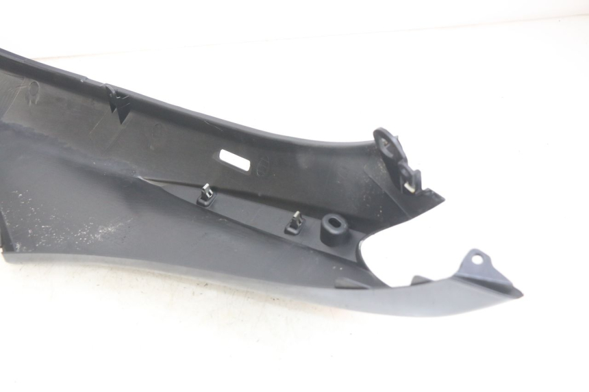 photo de RIGHT REAR SIDE PANEL PIAGGIO FLY 4T 50 (2013 - 2017)