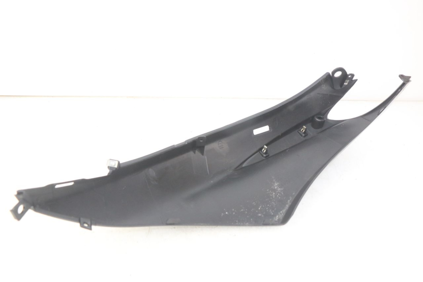photo de RIGHT REAR SIDE PANEL PIAGGIO FLY 4T 50 (2013 - 2017)