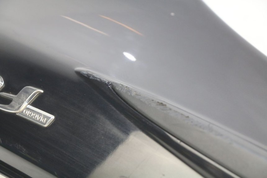 photo de RIGHT REAR SIDE PANEL PIAGGIO FLY 4T 50 (2013 - 2017)