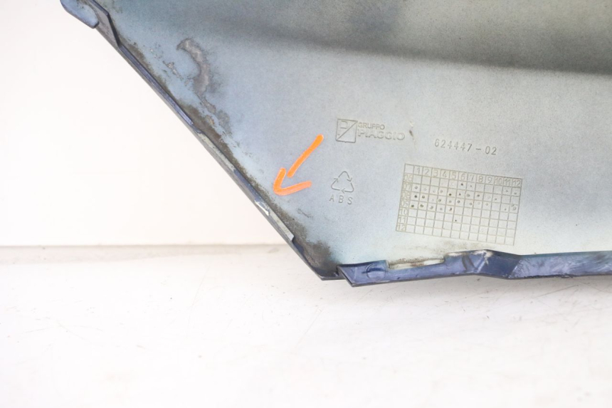 photo de RIGHT REAR SIDE PANEL PIAGGIO MP3 125 (2006 - 2014)