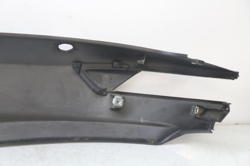 photo de REAR RIGHT PANEL PIAGGIO MP3 HPE 350 (2018 - 2020)