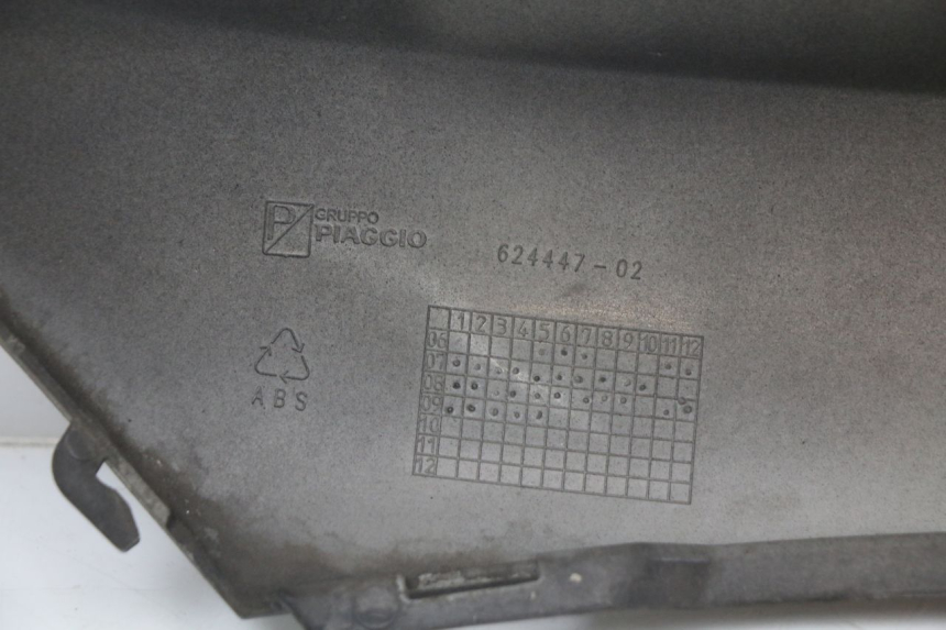 photo de REAR RIGHT PANEL PIAGGIO MP3 LT 400 (2007 - 2012)