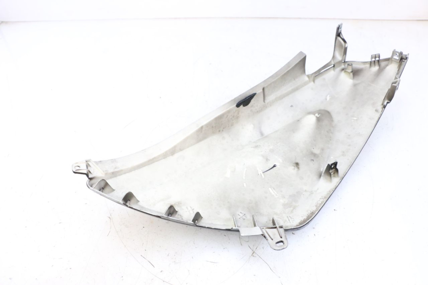 photo de REAR RIGHT PANEL JM MOTORS SANTANA 50 (2014 - 2023) - Fixing points details