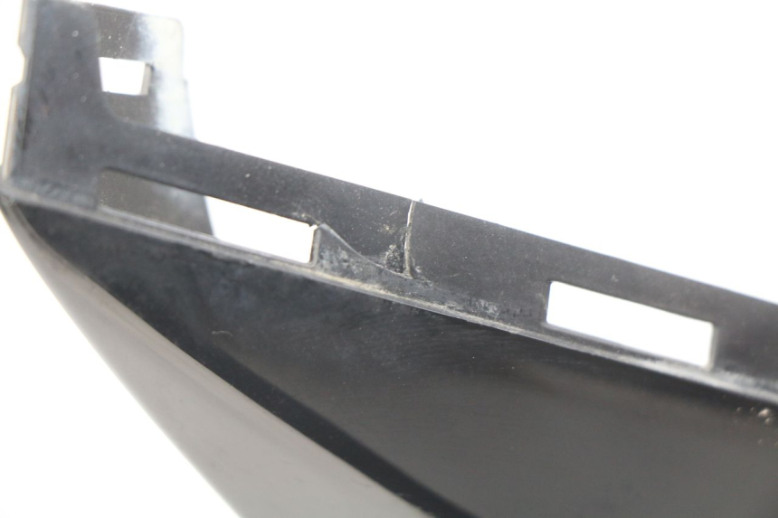 photo de RIGHT REAR SIDE PANEL SUZUKI SIXTEEN 125 (2008 - 2010)