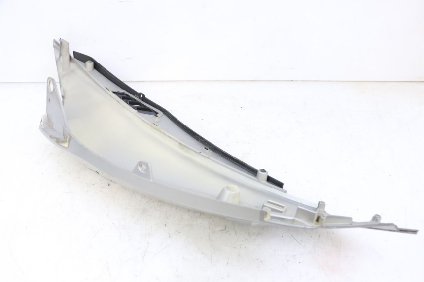 photo de RIGHT REAR SIDE PANEL APRILIA SXR 50 (2021 - 2023)
