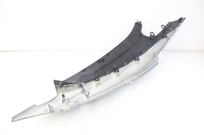 photo de RIGHT REAR SIDE PANEL HONDA VISION NSC R 50 (2013 - 2015)