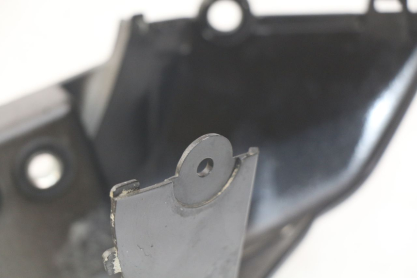 photo de RIGHT REAR SIDE PANEL SYM WOLF SB 125 (2011 - 2018)