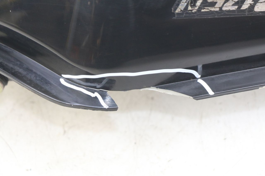 photo de RIGHT REAR SIDE PANEL SYM WOLF SB 125 (2011 - 2018)