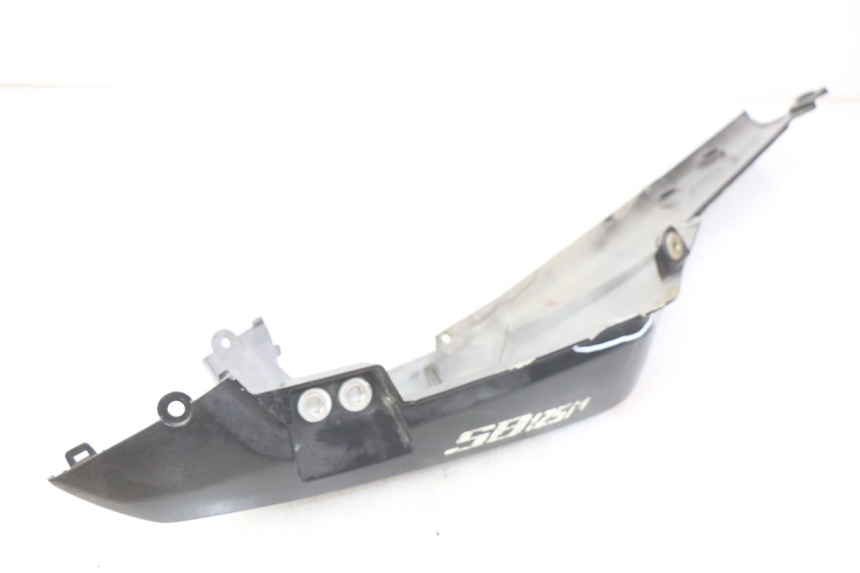 photo de RIGHT REAR SIDE PANEL SYM WOLF SB 125 (2011 - 2018)