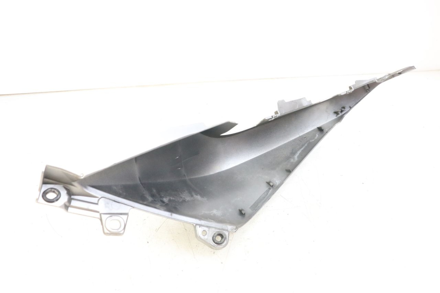 photo de RIGHT REAR SIDE PANEL YAMAHA XMAX X-MAX ABS 125 (2017 - 2020)