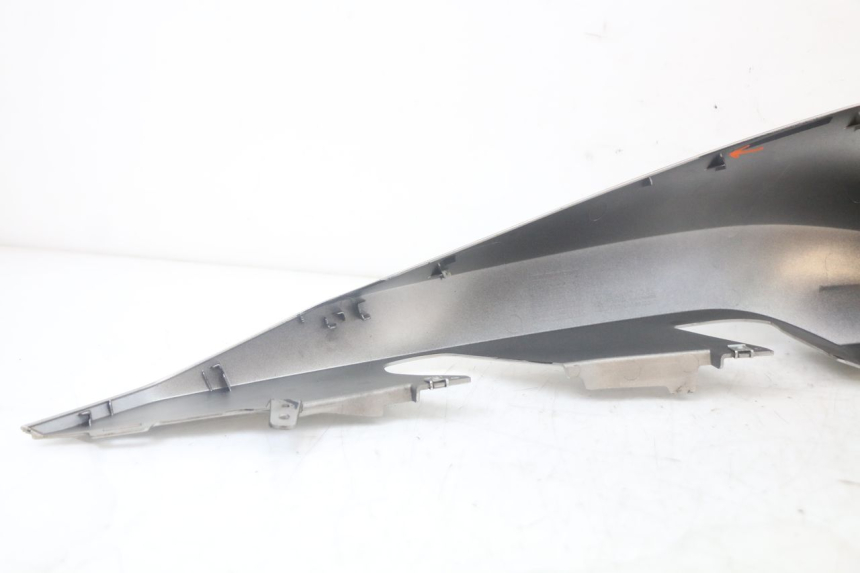 photo de RIGHT REAR SIDE PANEL YAMAHA XMAX X-MAX ABS 125 (2017 - 2020) - Markings and original references