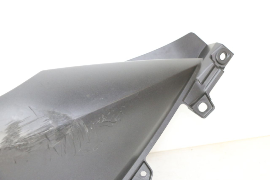 photo de REAR RIGHT PANEL YAMAHA XMAX X-MAX 125 (2021 - 2025)