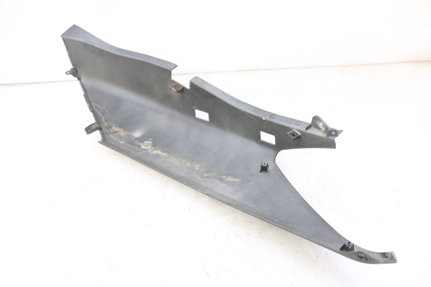 photo de RIGHT REAR SIDE PANEL YAMAHA X-MAX XMAX 250 (2006 - 2009)