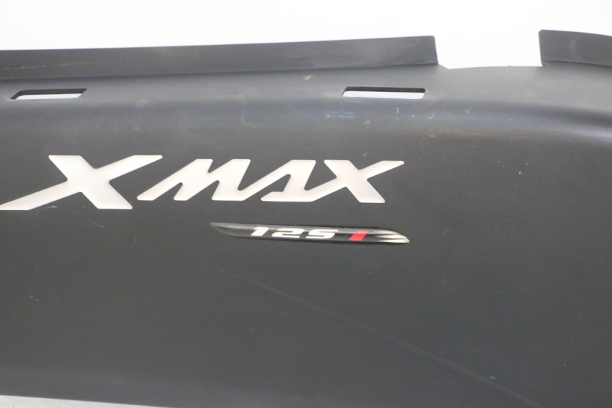 photo de RIGHT REAR SIDE PANEL YAMAHA XMAX X-MAX 125 (2006 - 2009) - Fixing points details