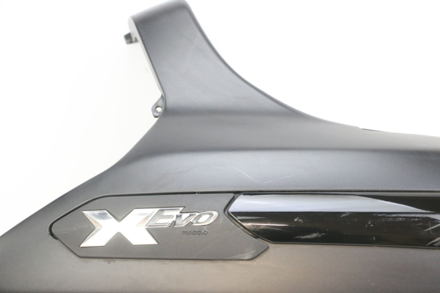 photo de RIGHT REAR SIDE PANEL PIAGGIO XEVO - X EVO 125 (2007 - 2016) - Distinctive features