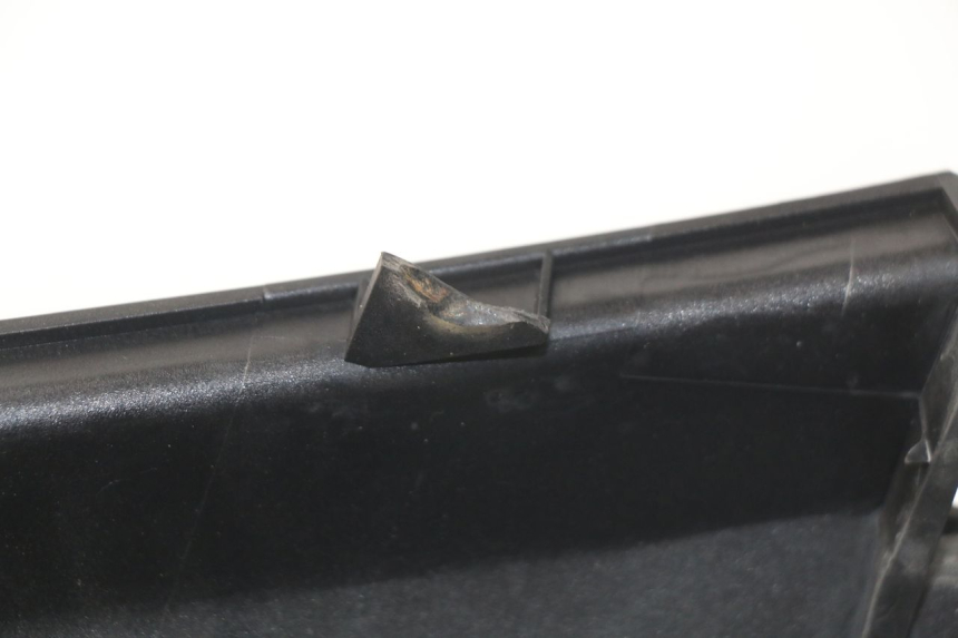 photo de RIGHT REAR SIDE PANEL YAMAHA XP T-MAX TMAX ABS 500 (2004 - 2007)