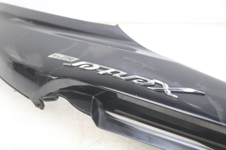 photo de RIGHT REAR SIDE PANEL YAMAHA HW XENTER 125 (2011 - 2017)